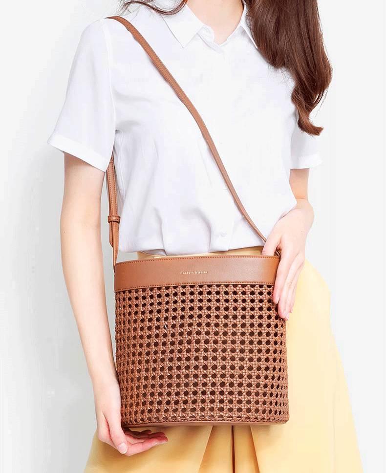 十大入门级轻奢女包千元下,20岁女生适合背什么品牌的包