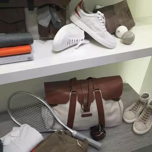 怎么挑选平价衣服男士穿,男士怎么买衣服好看