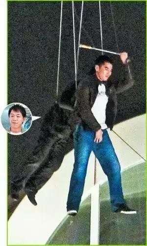 从面瘫视帝到哭戏之王，曾被骂丑八怪的他，不但演技了得，还娶了国民女神！