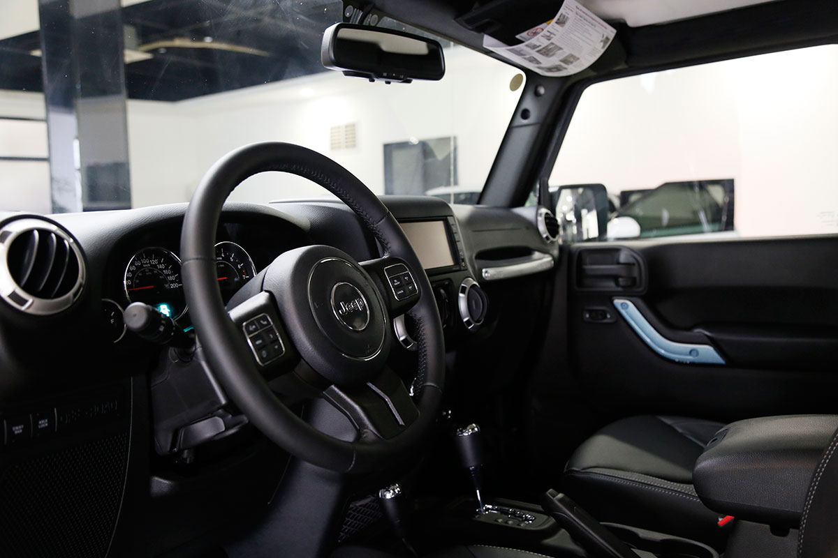 牧马人越野车二手车柴油版,2018牧马人到店高清实拍