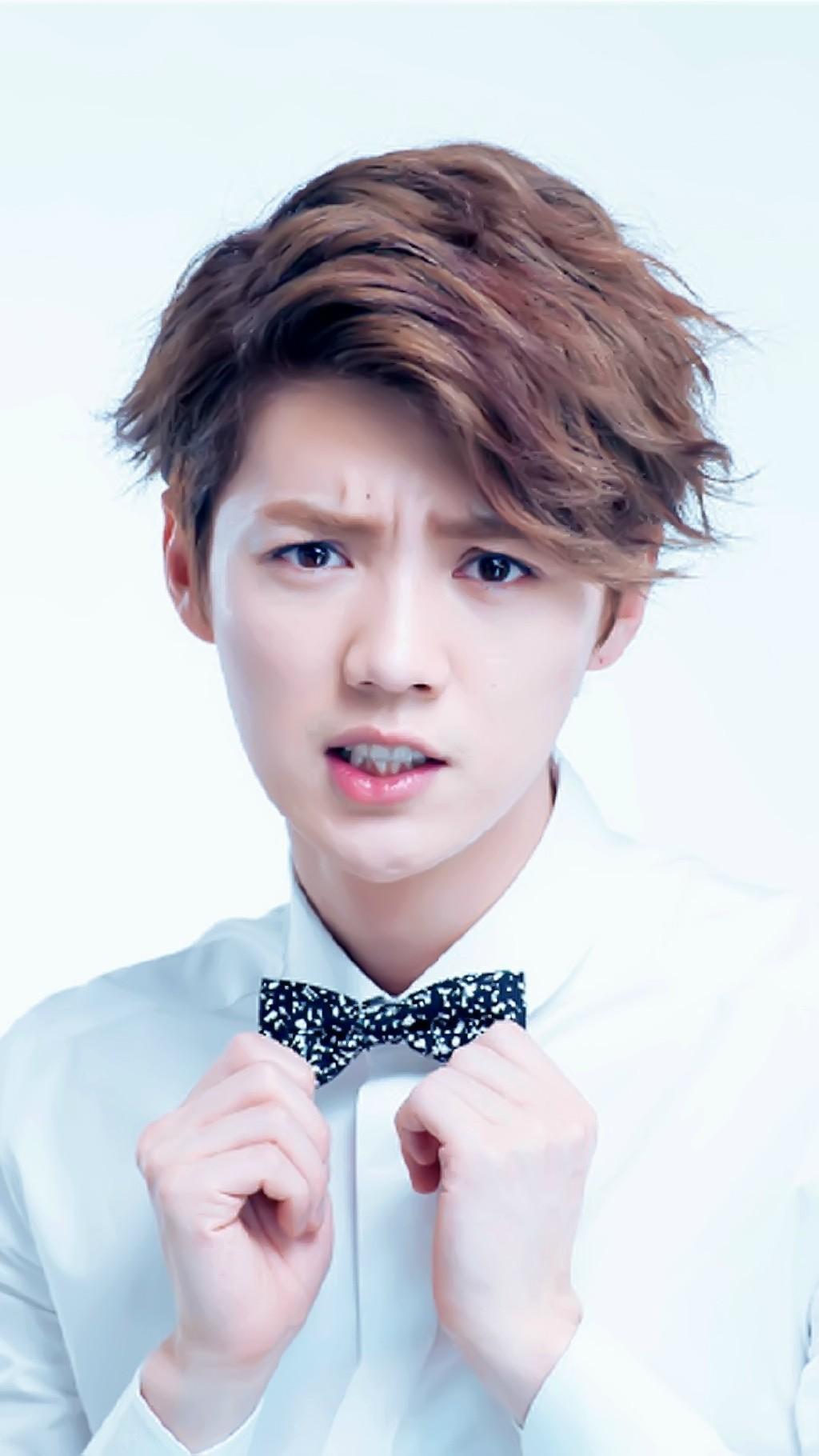 鹿晗勋章歌词壁纸图片,鹿晗照片锁屏壁纸卸妆