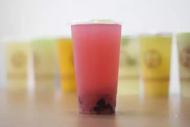 啊！好咸！好爽！喝完一袋盐后小编身残志坚，只为告诉你谁是老盐界的no.1！