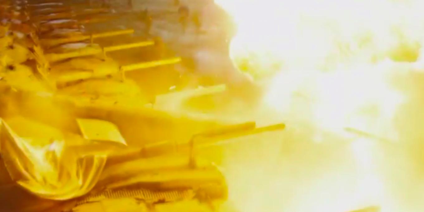 《变形金刚》导演多能炸？火花百米高，一部电影炸掉1000多亿！