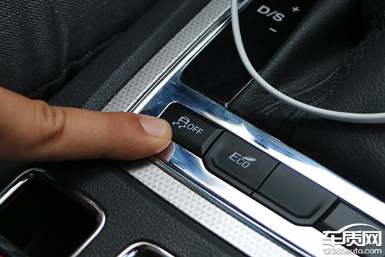 荣威i6插电混动45t评测,荣威i620款测评