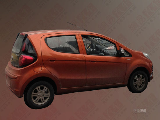 2021长安奔奔mini多少钱,奔奔mini和奔奔有啥区别