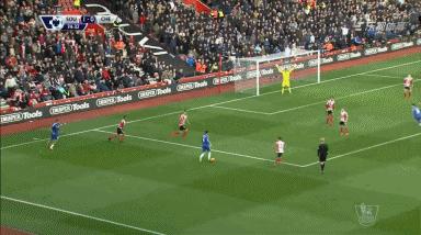 小法和皮尔洛长传球,gif首开纪录莫伊塞斯右脚抽射破门