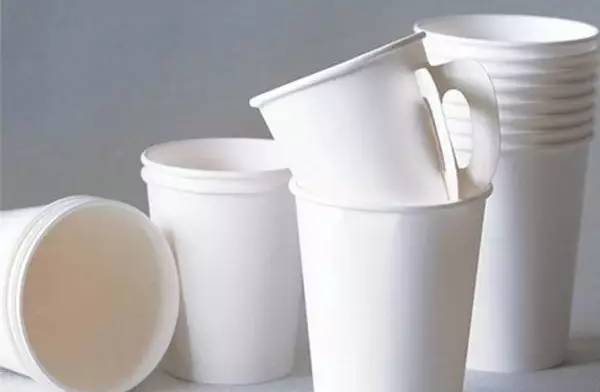 玻璃杯陶瓷杯不锈钢杯塑料杯,玻璃杯陶瓷杯塑料杯哪个健康