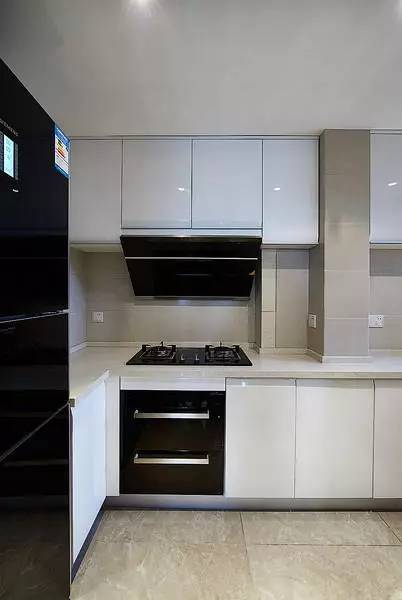 89㎡现代简约，客厅的简欧沙发，简约舒适又大气