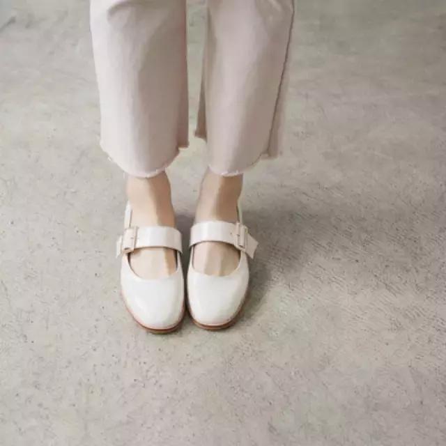 夏天脚宽脚丑穿什么鞋子好看,脚宽脚胖女生鞋子推荐