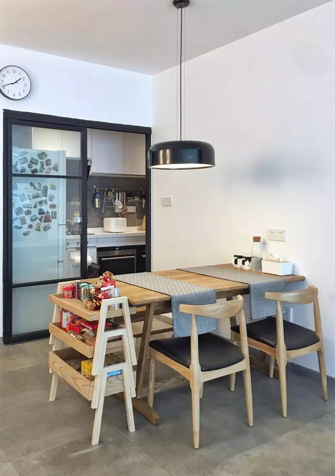 餐桌上盖一条布实用吗,为什么餐桌上要铺一块布