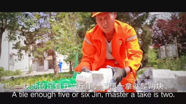 普通却又不平凡的医务工作者,平凡的岗位不平凡的坚守环卫工人