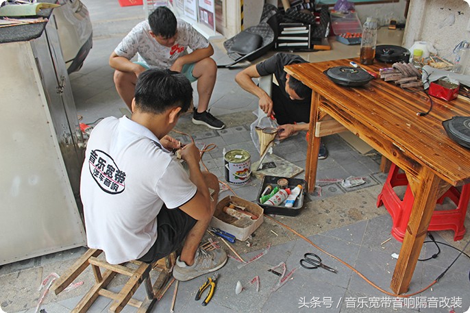 阿特兹音响氛围灯改装,新款阿特兹a柱倒模效果图