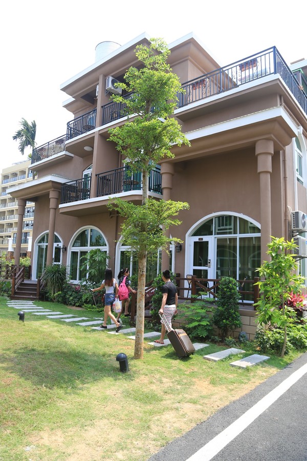 在三亚总有一片海属于一个人,在三亚椰梦长廊海边