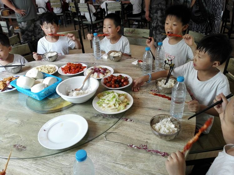 幼儿园毕业班夏令营活动,幼儿园大班毕业夏令营走进小学