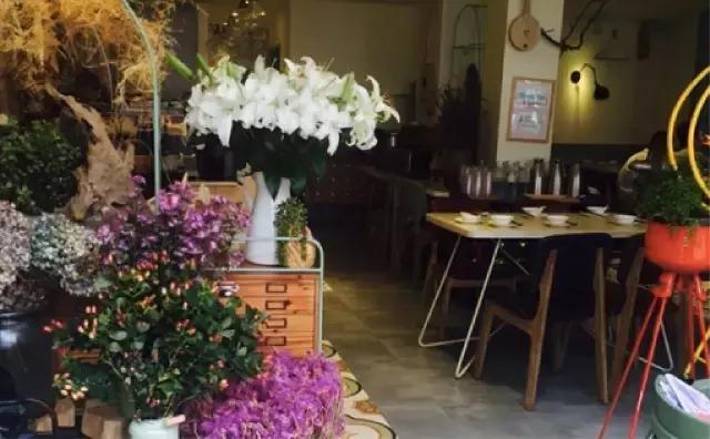 丽江这些有故事的小店,和那些江湖中的人!