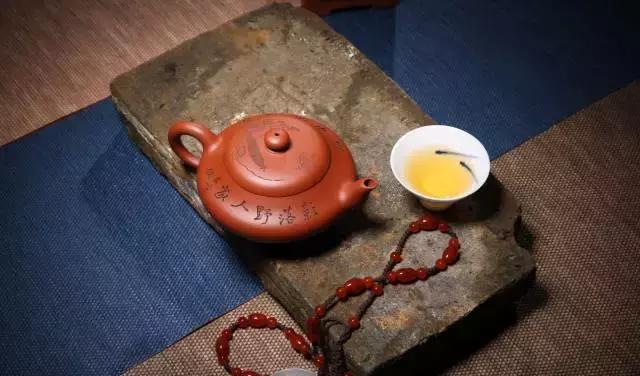 夏天什么茶清热解毒降火,夏天喝什么茶祛湿降火