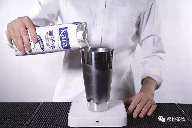 草莓味力娇酒调酒配方大全,蓝橙力娇酒调酒配方大全