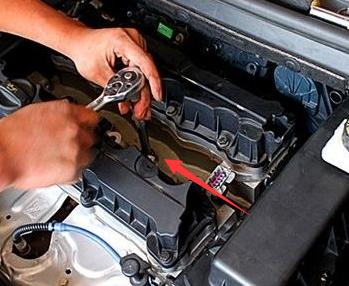 新车尾灯进水怎么去4s店索赔,汽车天窗忘关进水了4s店要多少钱