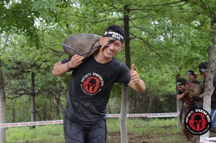 翻滚吧，青春—斯巴达痴肉记RollRollRoll