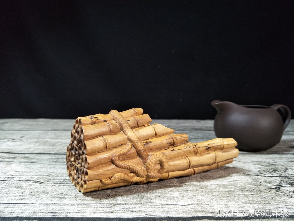 手把件是饰品吗,木制手玩把件