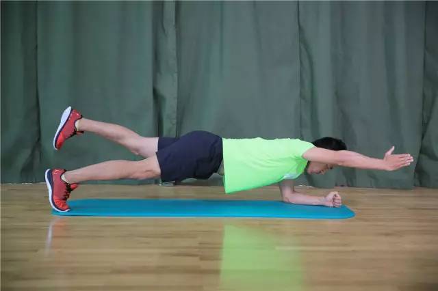 平板支撑能练腹肌马甲线么,做多久平板支撑能练腹肌