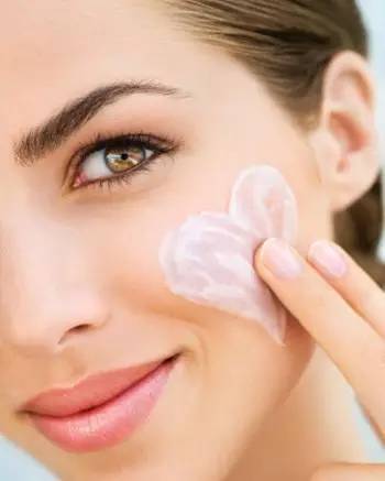 皮肤变黑恢复要多久,皮肤修复反黑要多久正常