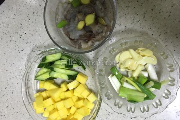芒果虾仁的家常做法,芒果虾仁