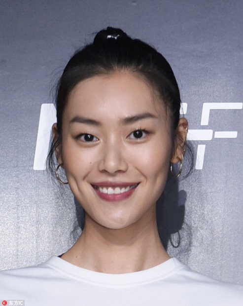 底妆零毛孔不是梦，刘雯教你万能气垫*法大**