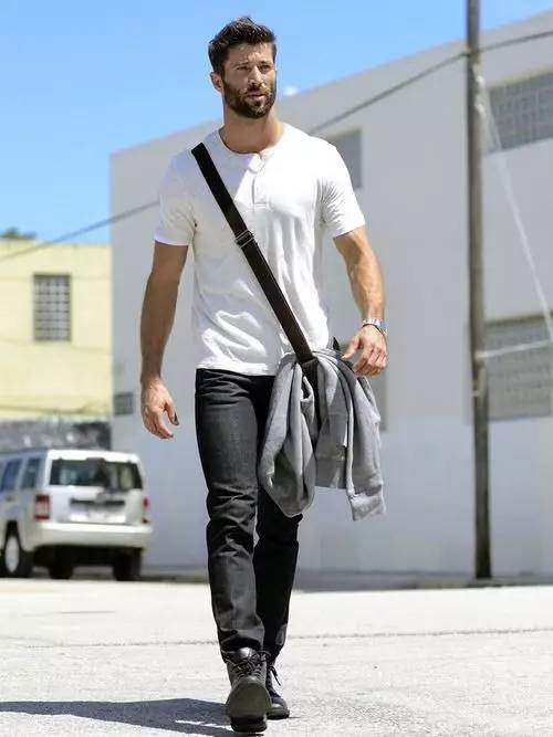 亨利衫和衬衫怎么搭配,亨利领半袖t恤穿搭