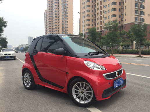 十几万的奔驰两门,奔驰smart两座燃油版