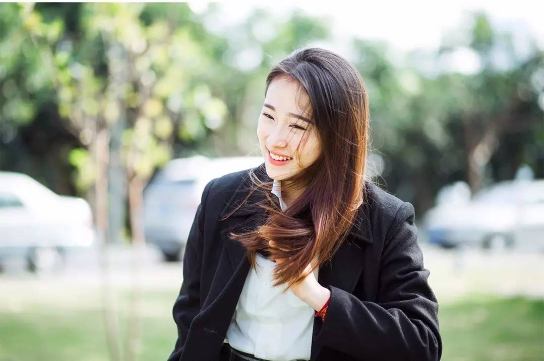 发量多简单又好看的头发造型教程,如何拍头发发丝好看