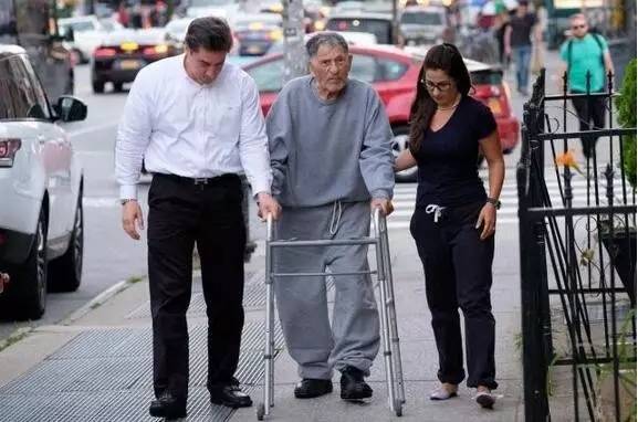 美国“暗影”：情人节*杀屠**、方块A死亡预告、《教父》背后的“教父”