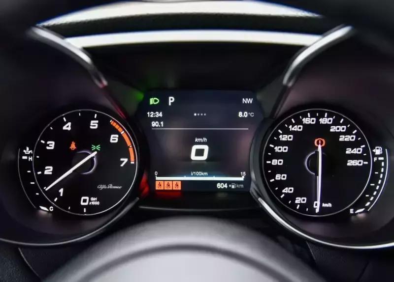 试驾2023款阿尔法罗密欧giulia,阿尔法罗密欧stelvio原创试驾