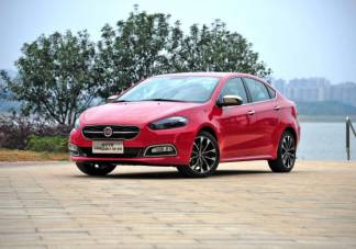 香港与大陆一路之隔,香港大陆两地车