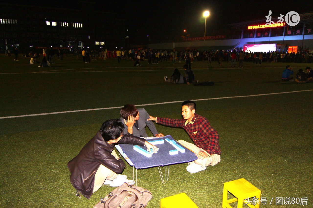 打麻将遇到这4种牌不会碰,打麻将时为什么不能随意动牌