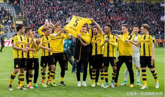 永恒的经典完美诠释了足球的魅力,足球赛场上那些感动到窒息的瞬间