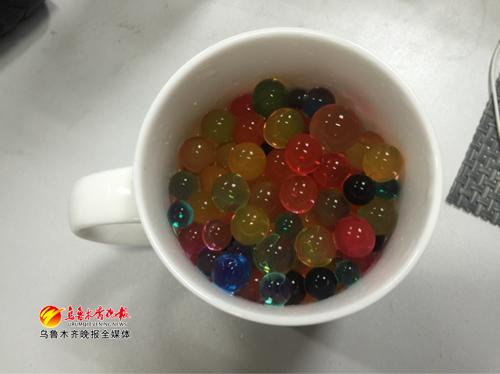 家长必须记住孩子玩的危险玩具,校门口危险玩具孩子千万别碰