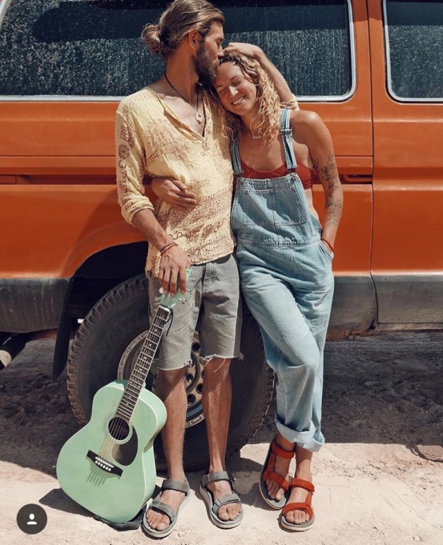 拥有一双拖鞋很重要,给自己做了一双独一无二的拖鞋