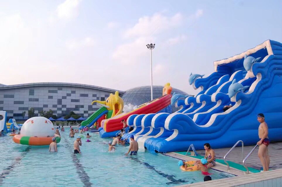 日照游泳中心欢乐水世界启用（组图）
