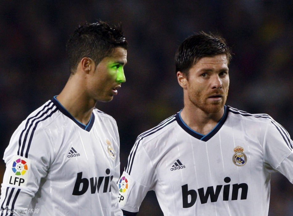 足球场上的奇葩操作,足球上的奇葩场面