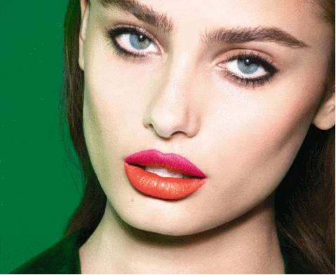 忘掉玻璃唇,现在是彩虹唇的时代了