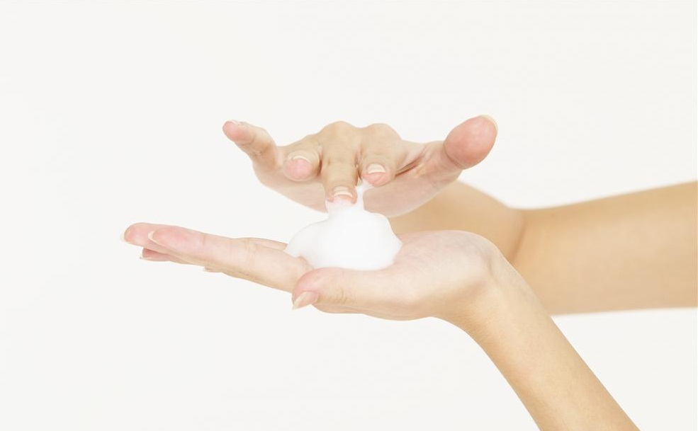 白色耳机线黑了怎么处理,手机耳机线发黄怎么清洗干净