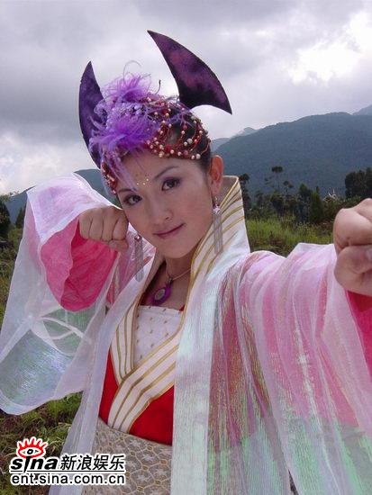 不说主持功力，就演技而言，你更看好湖南卫视那位女主持人？