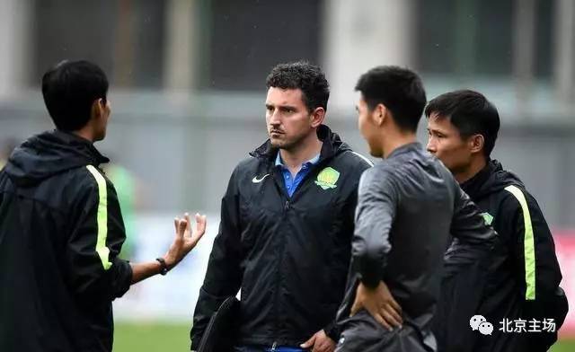 施密特教练组,施密特迪克森队长