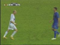 搞笑的足球恶搞图片,有关足球搞笑图