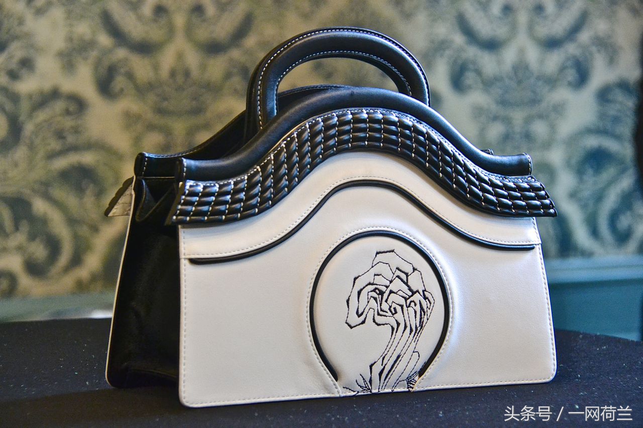 让世界发现中国的美卢浮宫,让世界看到中国的美中国服饰