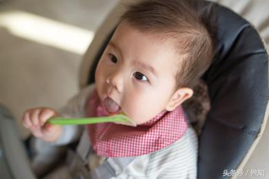 小朋友积食发烧怎么办最有效,小孩积食发烧最简单的解决方法