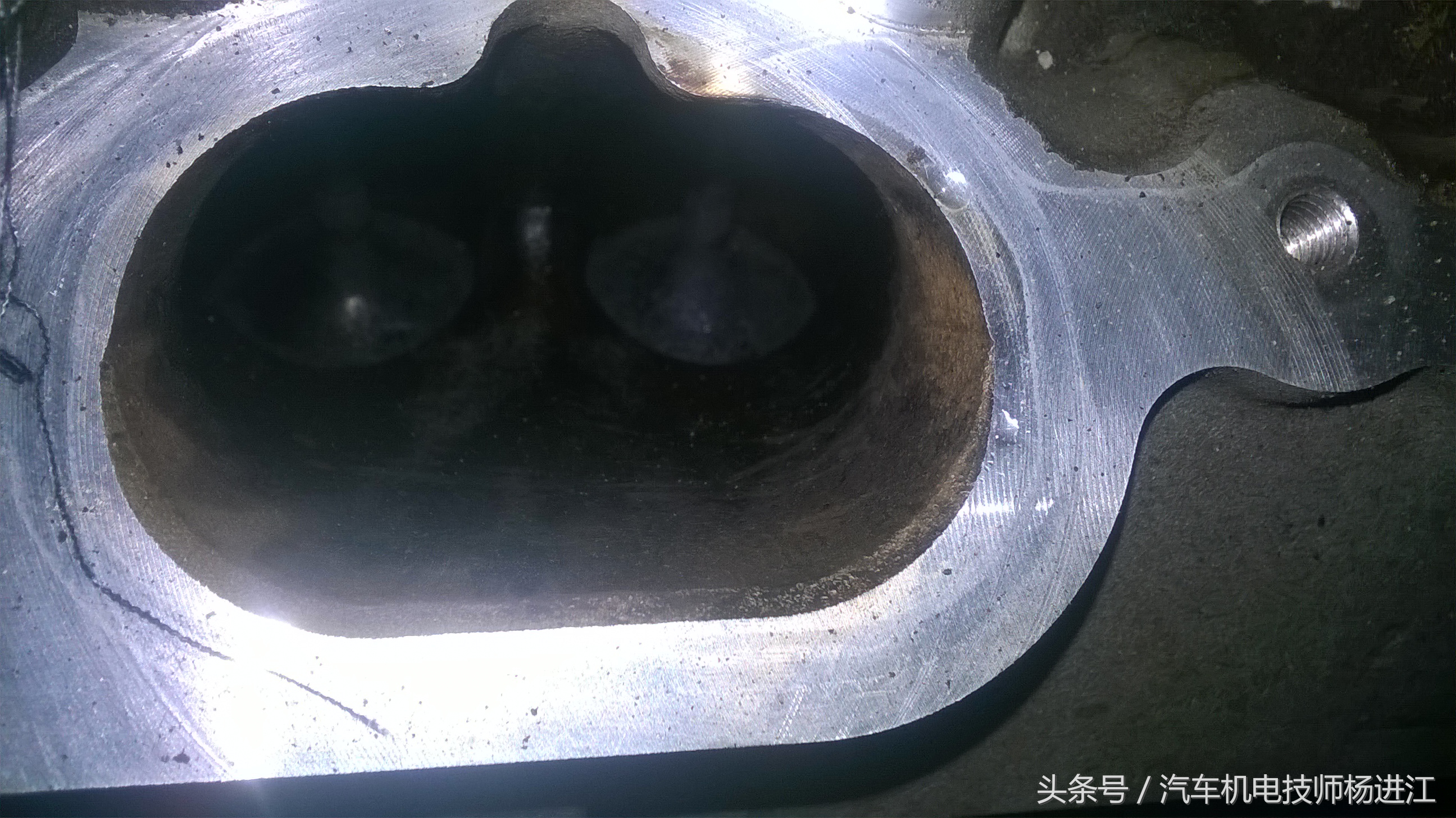 7年14万公里的奔驰，6千块的配件车主就是不换，最后还是修好了效果可同原车媲美