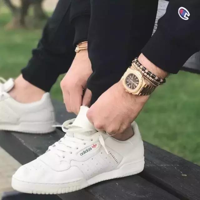 kanyewest鍜寉eezy鍙戝睍鍘嗗彶,yeezy鍜宬anye