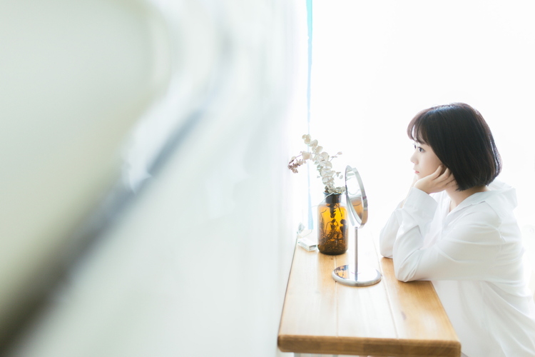 女生当面很热情微信聊天很冷漠,跟一个女孩聊天她太冷漠怎么办